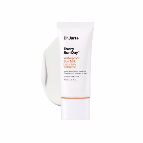 Купить [SALE] DR.JART+ EVERY SUN DAY WATERPROOF SUN MILK SPF 50+ PA ++++ (30ml) [EXP 03/2025]